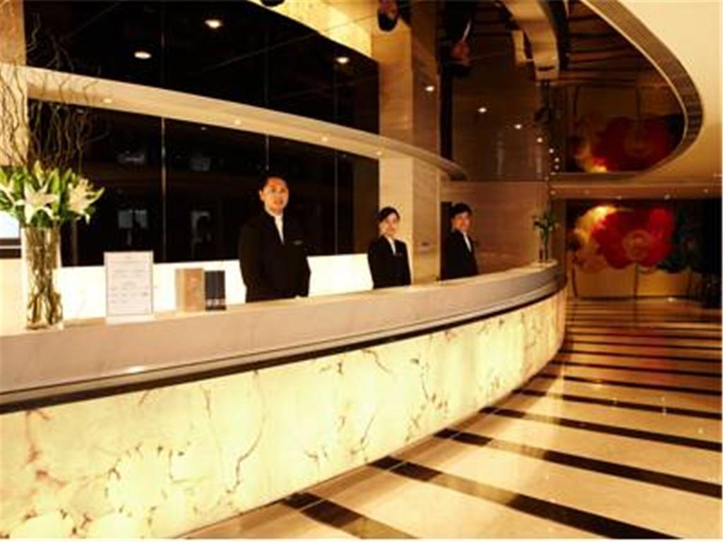 Regal Jinfeng Hotel Shanghai Exterior photo